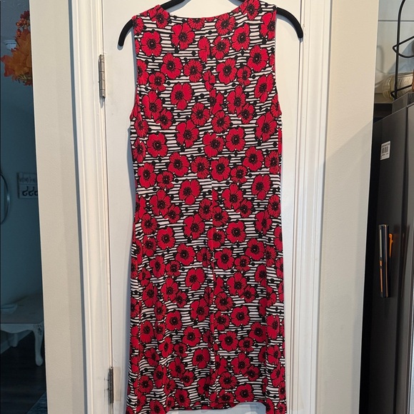 Tommy Hilfiger Women's Red and Black Floral Dress - Picture 5 of 8